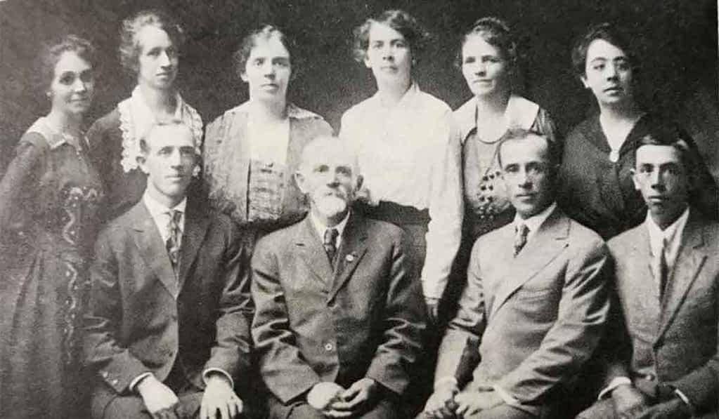 preserving value of family portraits