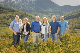 large-family-in-wildflowers large family wildflowers