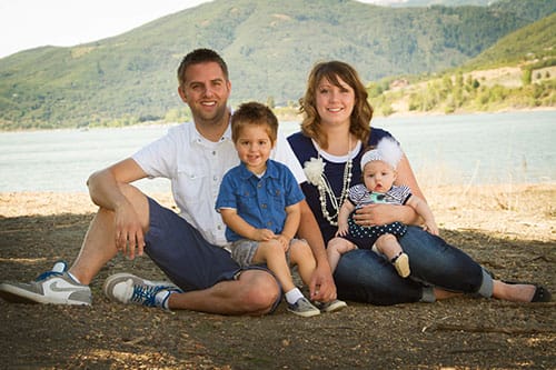 young-family-portrait-at-pineview young family portrait
