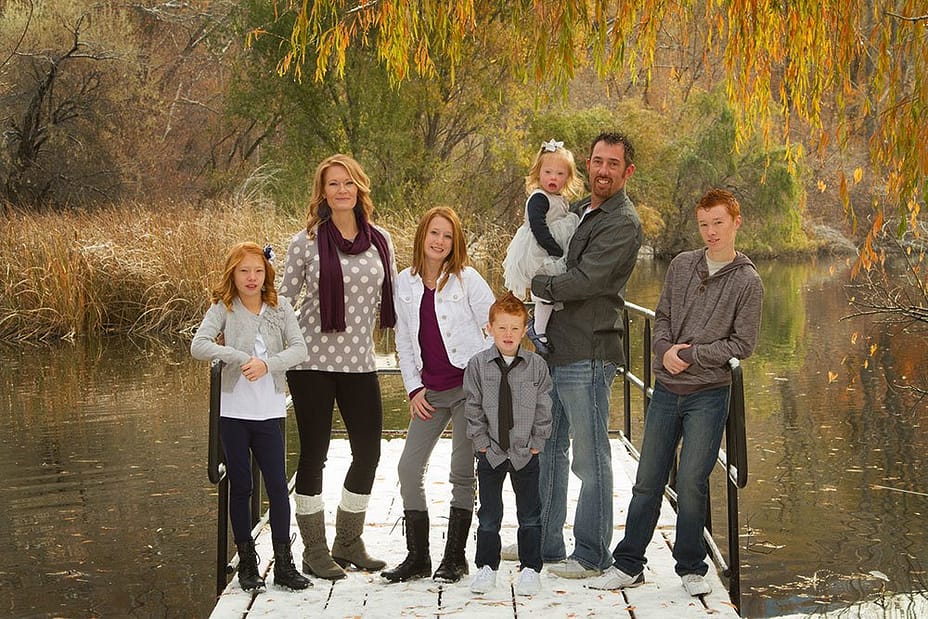 family-portrait-at-beus-pond-in-fall beus pond family portrait